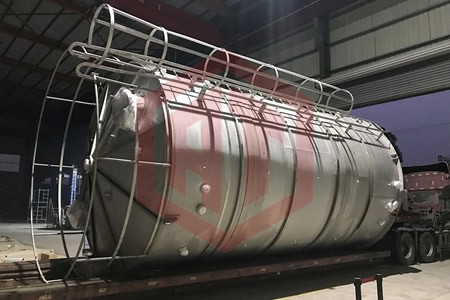 90m3立式不銹鋼內(nèi)襯儲罐